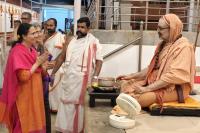 Teertha Vitarana; Picture Courtesy Shri Jaikishan Kandlur
